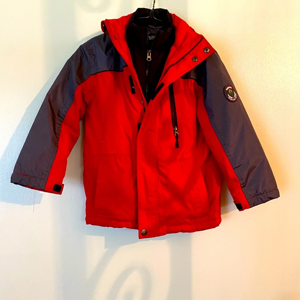 Boys puffer jacket with hood snap and zipped